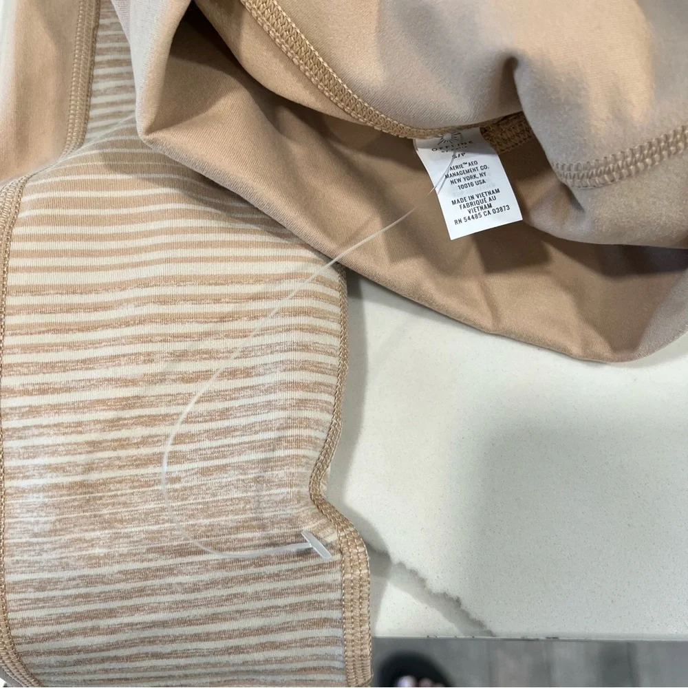 Offline by Aerie women's The‎ Hugger Foldover legging high rise small beige NWOT - Picture 8 of 15